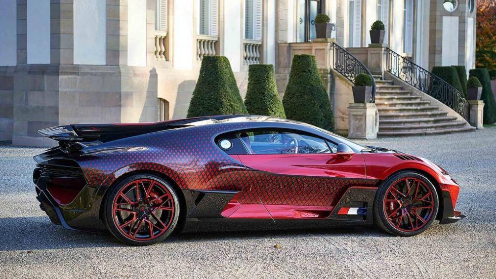 Đội ngũ thiết kế và chế tạo của Bugatti đã mất hai năm để có thể chế tạo ra độc bản "Lady Bug" này