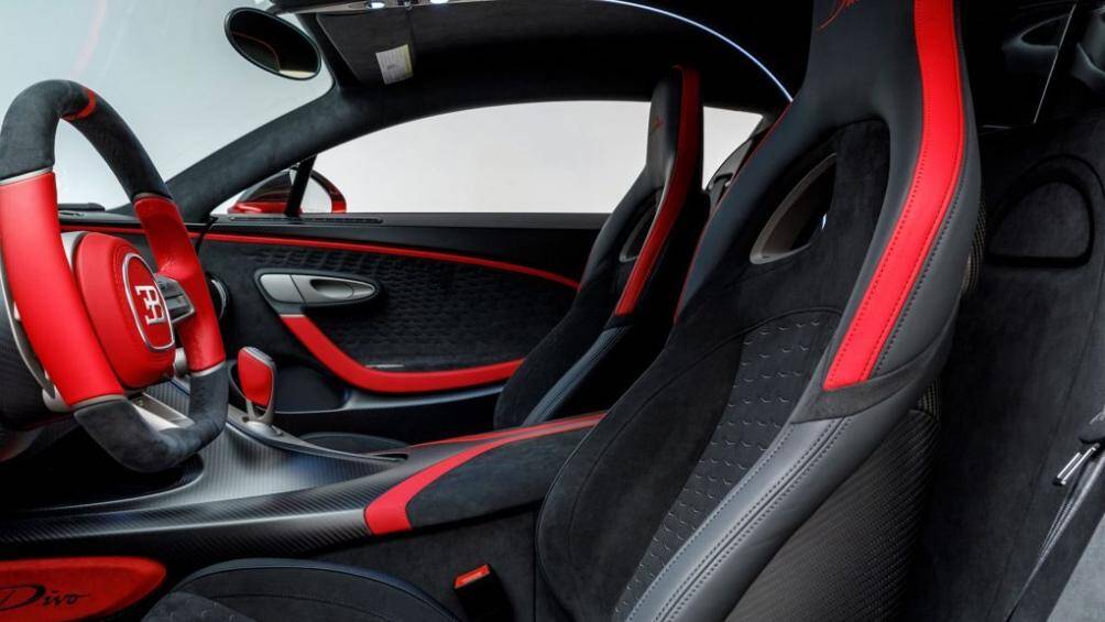 Xe vẫn sử dụng động cơ W16 cho công suất 1.479 mã lực. Xe có thể đạt tốc độ 100 km/h từ vị trí đứng yên trong chỉ 2,4 giây