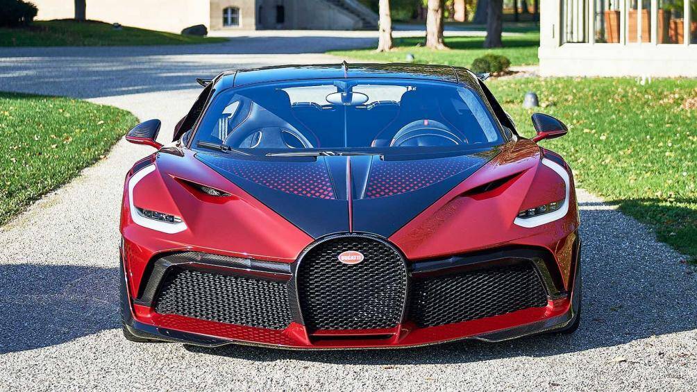 Sẽ chỉ có 40 chiếc Bugatti Divo "Lady Bug" được sản xuất trên thế giới, giá một chiếc Divo thông thường là 6 triệu USD chưa thuế