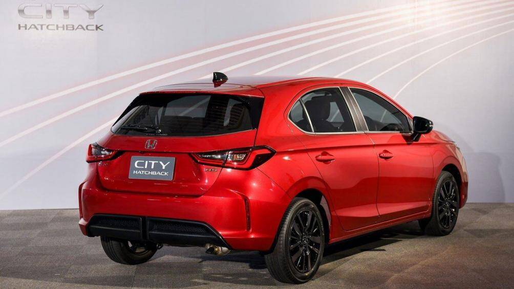 Xe sẽ có 6 màu sắc để khách hàng có thể chọn lựa. Giá bán của mẫu xe này tại Indonesia vẫn chưa được công bố cụ thể