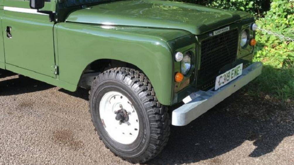 Một công ty Anh Quốc nhỏ bé có tên Townley Cross-Country Vehicles đã từng cung cấp dịch vụ biến đổi 6x6 cho Land Rover trong những năm 1980