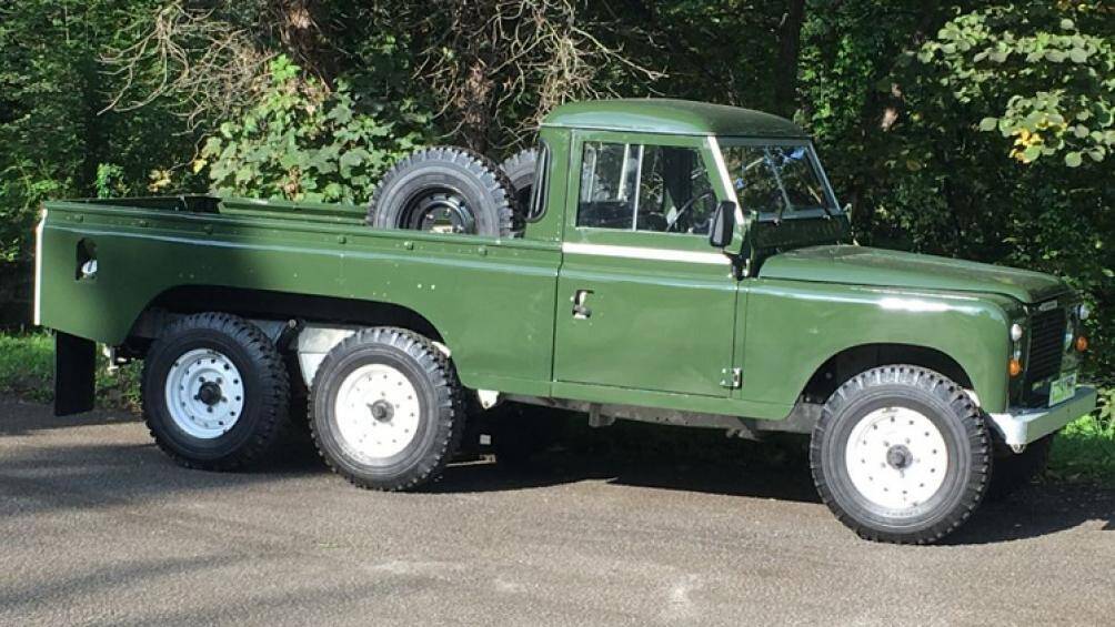 Đây là một trong hai chiếc chuyển đổi Townley 6x6. Đầu tiên nó thuộc sở hữu của một người chuyên sử dụng xe để kéo những đường ống nước