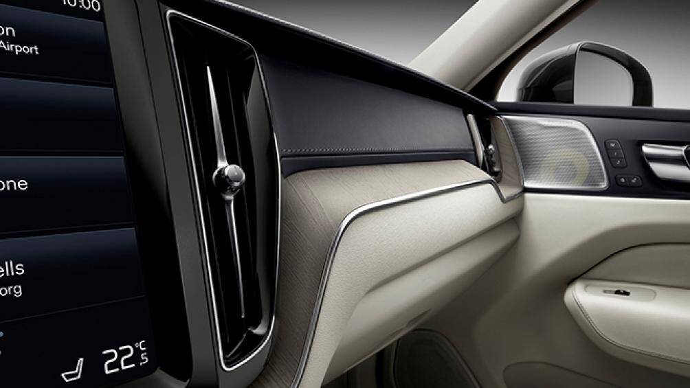 Một mô-tơ điện đặt ở cầu sau cung cấp thêm 86 mã lực nâng tổng công suất xe lên 336 mã lực