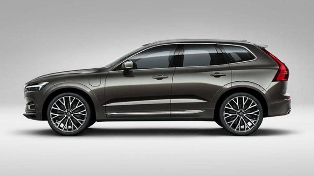XC60 R-Design và Polestar Engineered được cải tiến nhiều về mặt ngoại thất với bộ la-zăng cỡ lớn 21 inch, cản trước và cản sau có thiết kế thể thao hơn