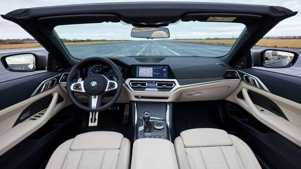 Hai biến thể hàng đầu là M440i và M440i xDrive Convertibles sử dụng động cơ tăng áp 3.0L 6 xi-lanh cho 382 mã lực và 500Nm