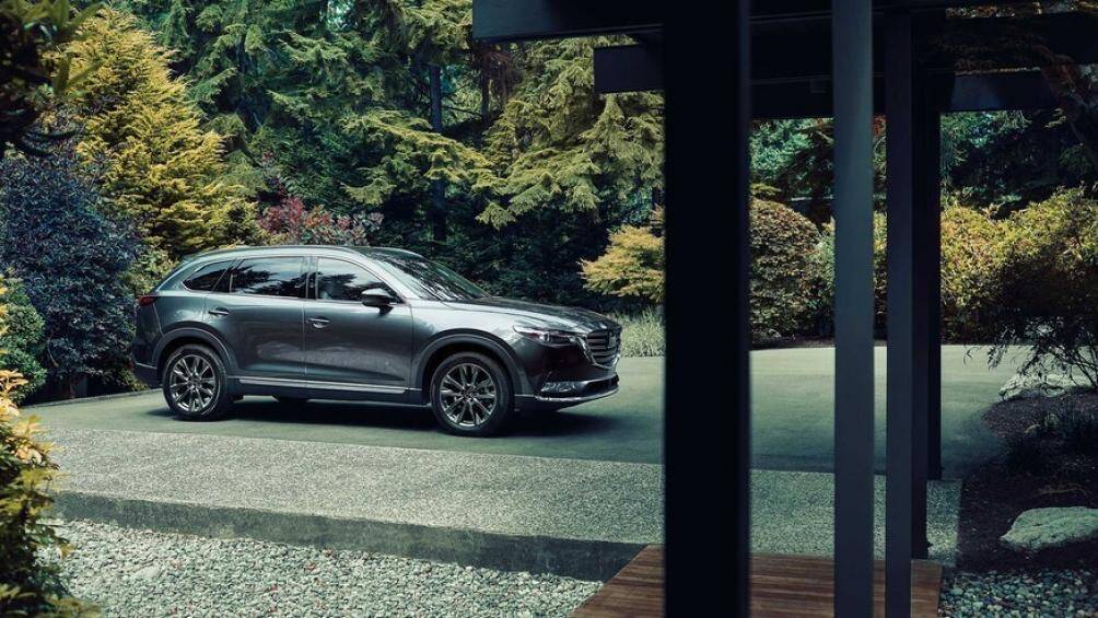 8. Mazda CX-9 (giá: 33.890-46.215 USD)