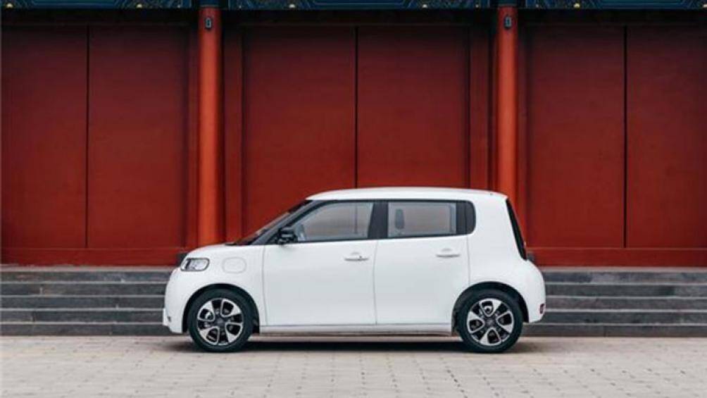 Xe sở hữu kiểu dáng nhỏ gọn, tương đương các dòng ô tô cỡ nhỏ hạng A tại Việt Nam