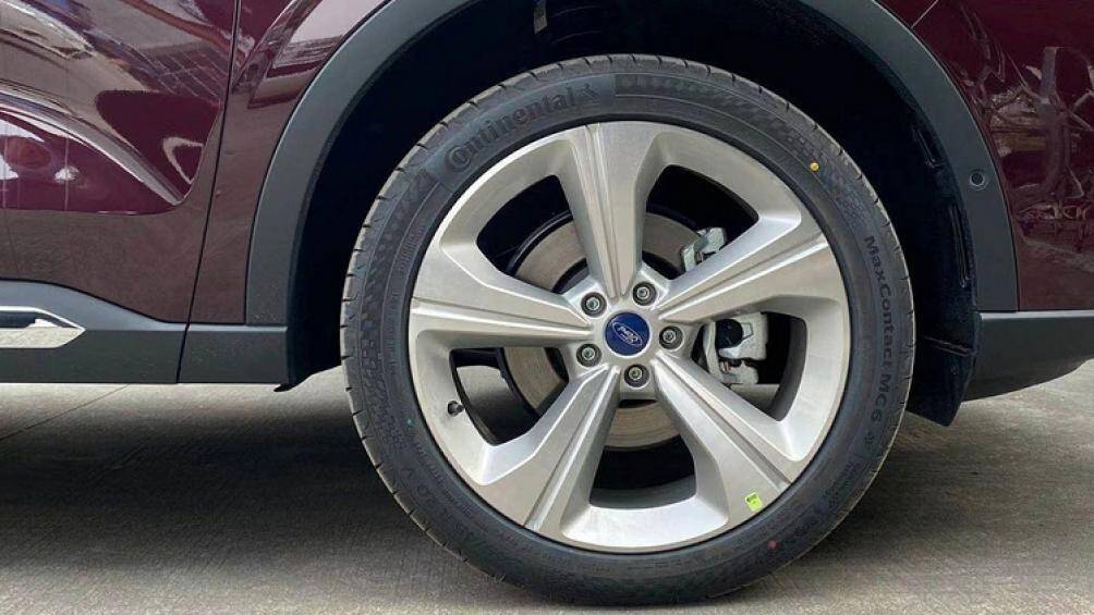 Tùy phiên bản, Ford Equator 2021 sẽ được trang bị vành hợp kim 5 chấu có đường kính 18 inch, 19 inch và 20 inch