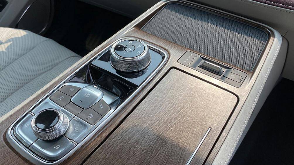 "Trái tim" của Ford Equator 2021 tại Trung Quốc là động cơ xăng EcoBoost 4 xi-lanh, dung tích 2.0L với công suất tối đa 224 mã lực