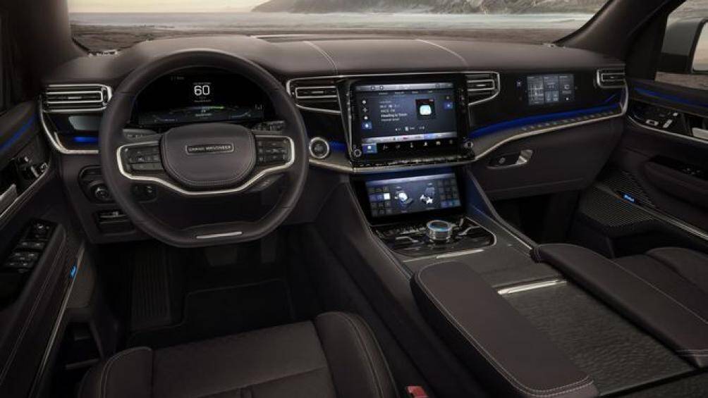 Về mặt công nghệ, Jeep cho biết mẫu xe này được trang bị hệ thống kết nối Uconnect tối tân nhất của hãng