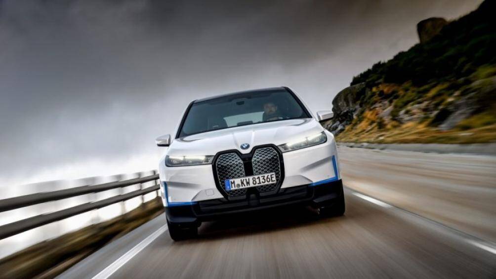 Phiên bản cơ sở xDrive40 sẽ có công suất 320 mã lực và phạm vi hoạt động hơn 400km