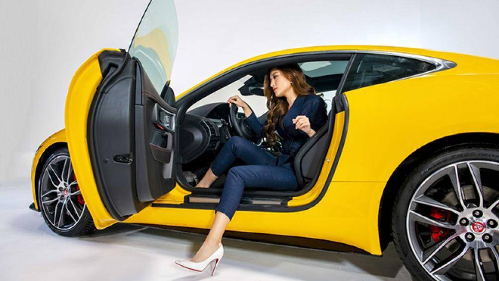 Hãng xe nước Anh cung cấp 3 tùy chọn về động cơ cho hai phiên bản F-Type Coupe và Convertible 2021