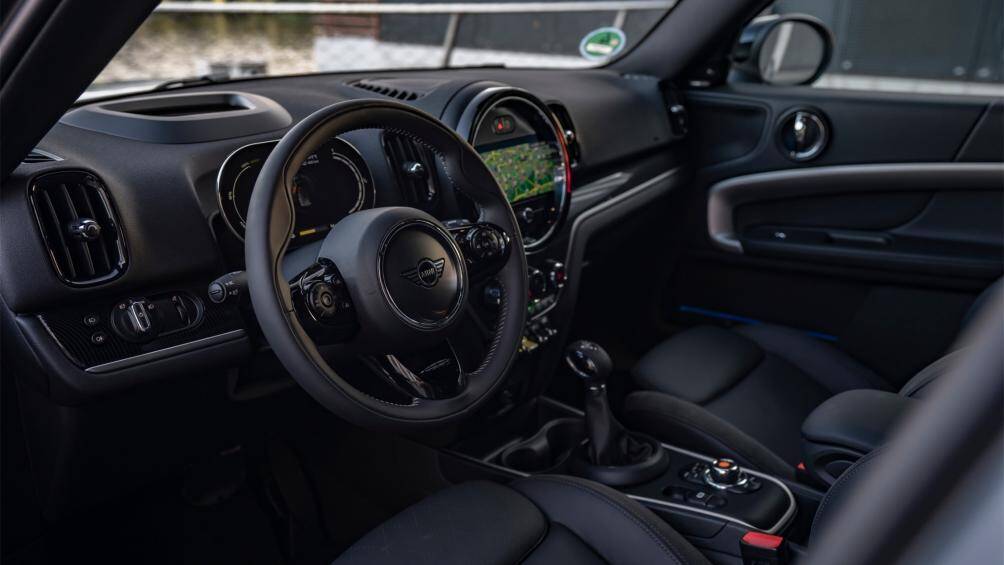 Nội thất xe rộng rãi và nhiều tiện ích nhất của MINI với 5 chỗ ngồi rộng rãi