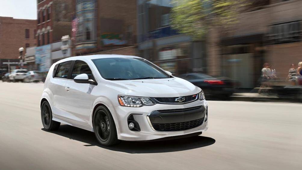 9. Chevrolet Sonic (trọng lượng: 1.323 kg)