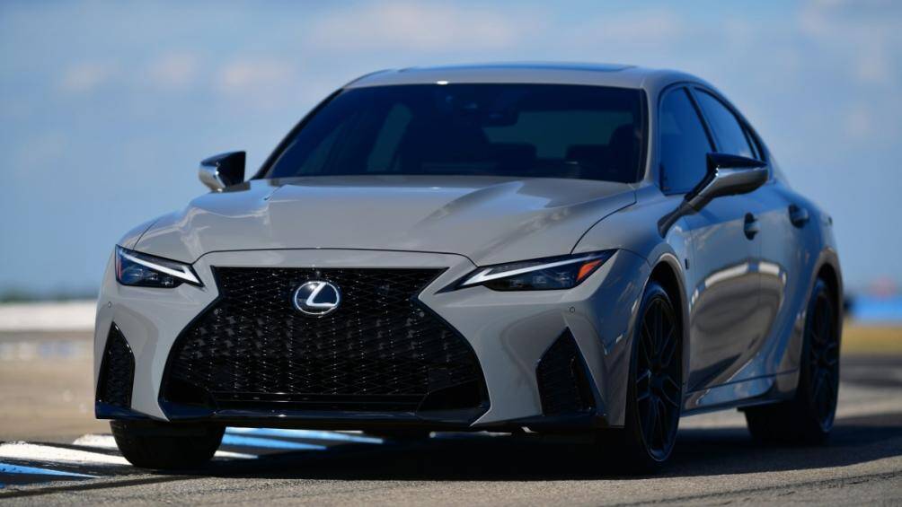 Mẫu xe IS 500 F Sport Performance vừa được Lexus ra mắt chưa lâu thì hãng xe này tiếp tục tung ra phiên bản giới hạn