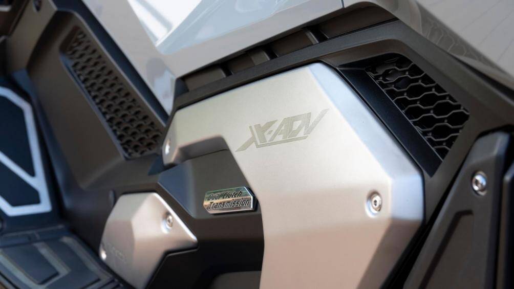 Honda X-ADV750 sử dụng động cơ xy lanh đôi hoàn toàn mới, dung tích 750cc, đạt công suất tối đa 57,7 mã lực