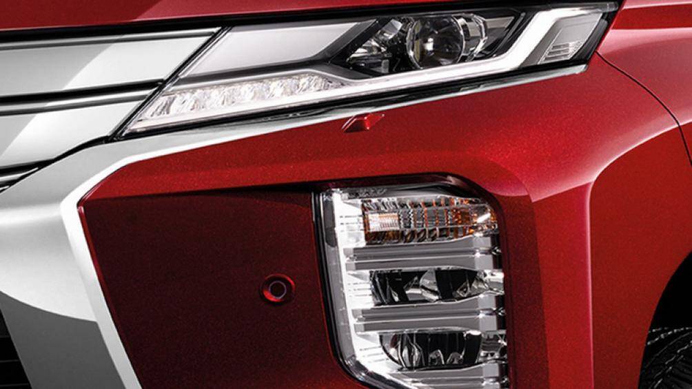 Trong đó, hai phiên bản hàng đầu (GT-Premium) sở hữu nước sơn ngoại thất màu đỏ tươi (Red Medium)