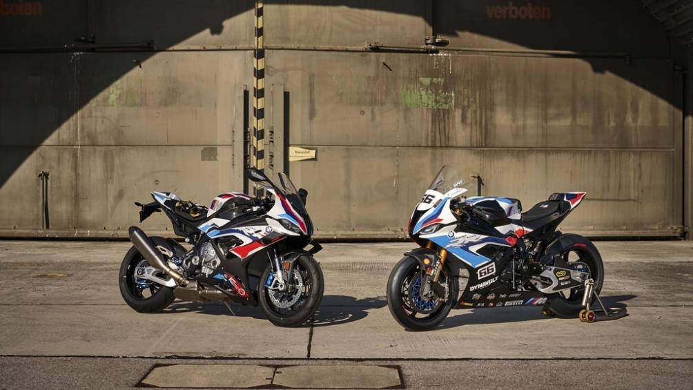 BMW M1000RR là siêu mô tô đầu tiên của hãng xe Đức và được trực tiếp phát triển bởi bộ phận M Performance của BMW