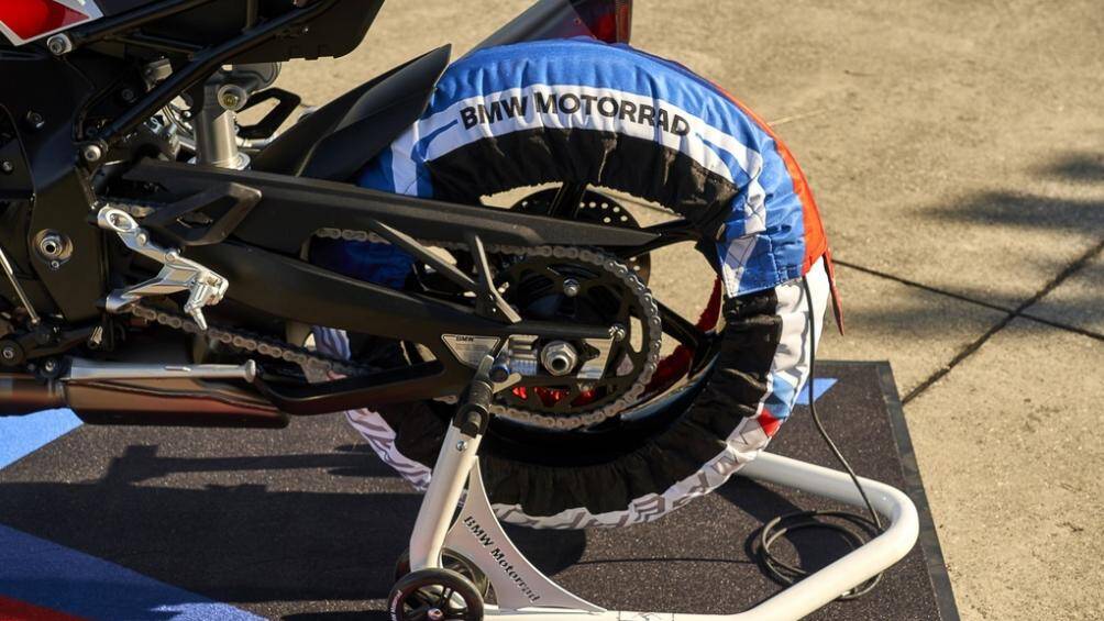 Xe được bán ra tại thị trường này theo diện nhập khẩu nguyên chiếc