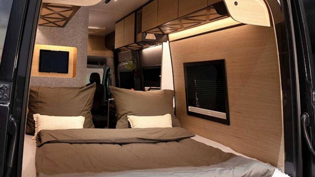 Nhà sản xuất cho biết, giá xe ô tô Loef 2021 rơi vào khoảng 110.000 – 125.000 Euro (từ 3 – 3,4 tỷ đồng)