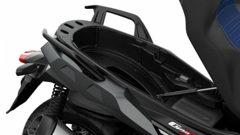 Ngoài ra còn có thêm một đèn chiếu sáng trong cốp xe 31 lít