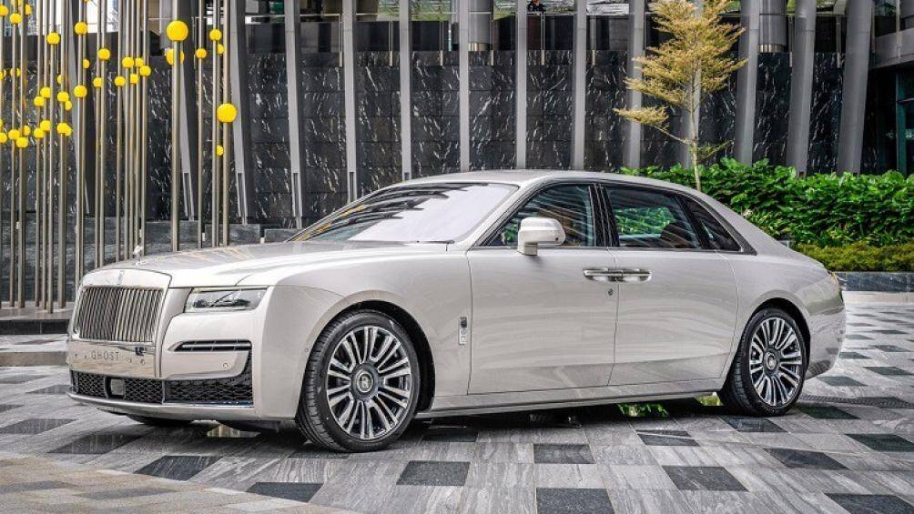 Giá bán lần lượt là 1,45 triệu ringgit (350.000 USD - khoảng 8 tỷ đồng)) và 1,65 triệu ringgit (gần 400.000 USD - khoảng 9,1 tỷ đồng)