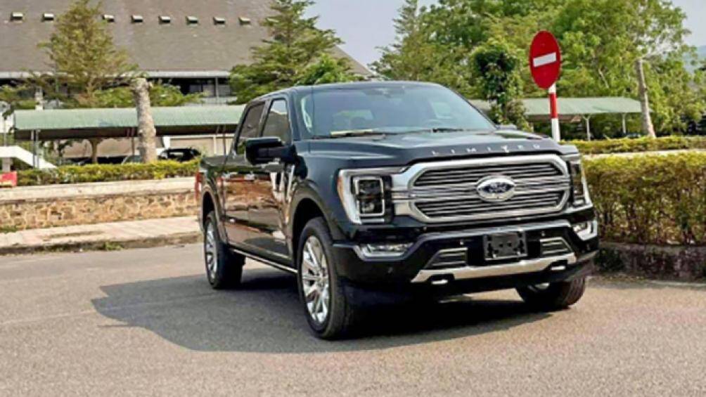 Xe được trang bị hàng loạt trang bị mới như đèn pha, nắp ca pô Power Dome, mâm lốp được gia tăng kích cỡ, 11 tùy chọn tản nhiệt