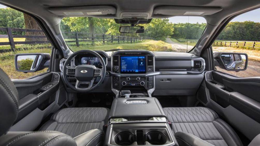 Điểm đáng chú ý nhất của F-150 đời mới đến từ những thay đổi bên trong khoang cabin