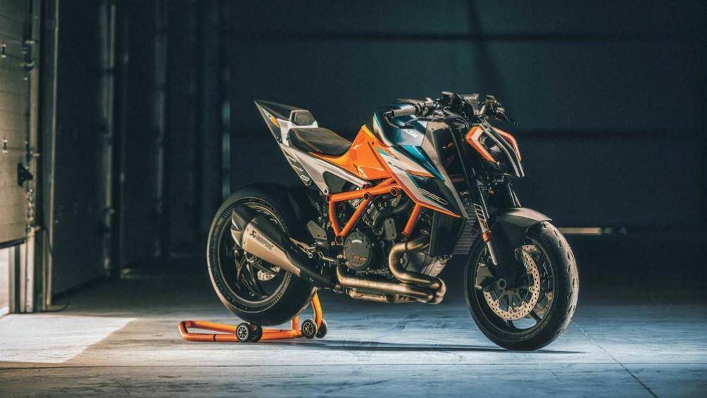Sau một thời gian dài chờ đợi, cuối cùng Super Duke là KTM 1290 Super Duke RR đã chính thức ra mắt với số lượng sản xuất giới hạn