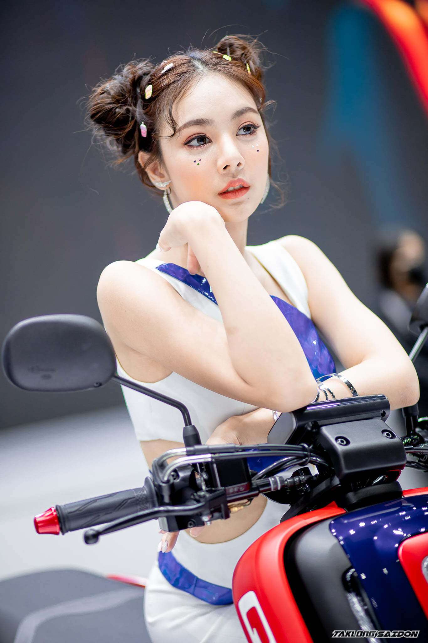 Tại triển lãm xe Bangkok 2021 vừa diễn ra có sự góp mặt nhiều mẫu xe mới và dàn người đẹp Thái Lan