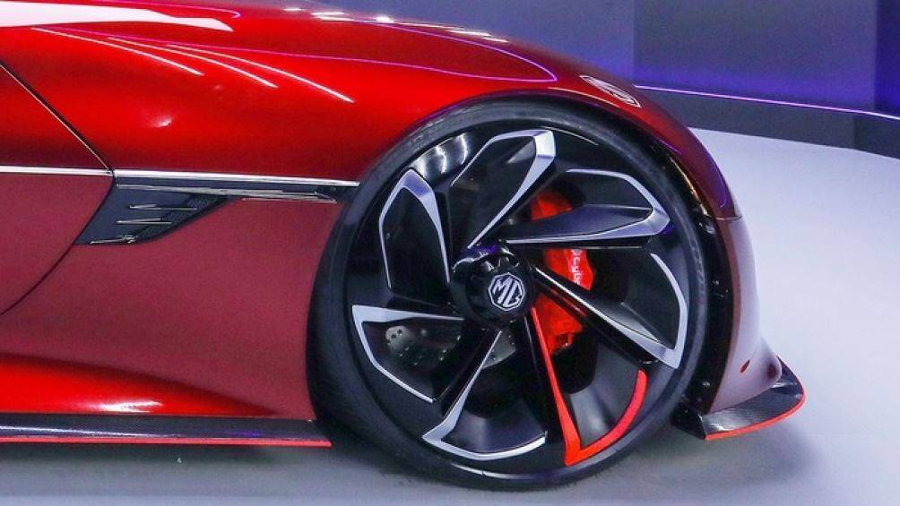 Hãng này tự tin tuyên bố xe sẽ có tầm hoạt động khoảng 800 km cho mỗi lần sạc đầy đủ trong khi đạt được 0 - 100 km/h trong vòng chưa đầy 3 giây