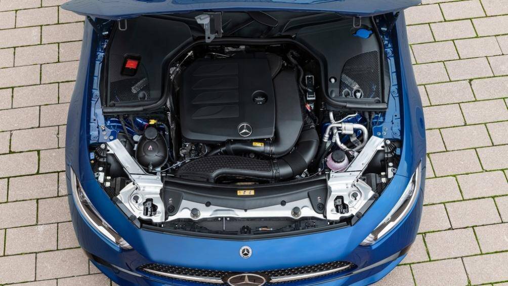 Mercedes-Benz CLS 2022 sử dụng khối động cơ diesel 4 xy-lanh dung tích 1.9L cho phiên bản tiêu chuẩn với công suất 194 mã lực