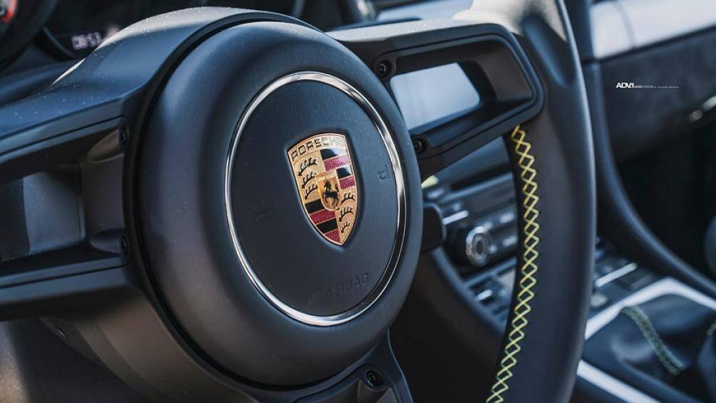 Thay đổi ấn tượng nhất của siêu xe Porsche 911GT3 RS bản nâng cấp sau này so với đời trước chính là việc động cơ được tăng thêm 20 mã lực ở công suất