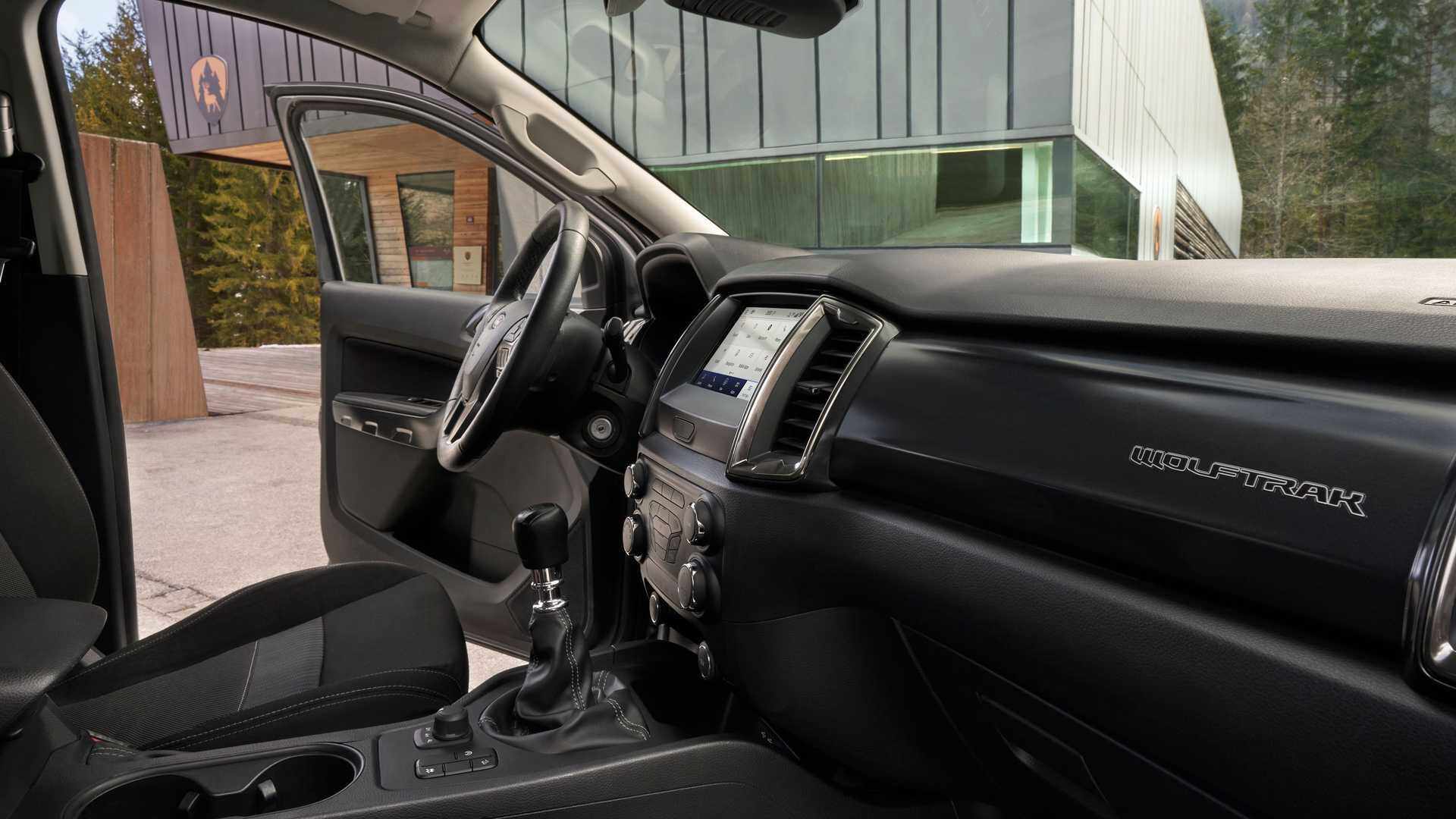 Ranger Wolftrak có tải trọng 1 tấn và sức kéo tối đa lên tới 3.500 kg