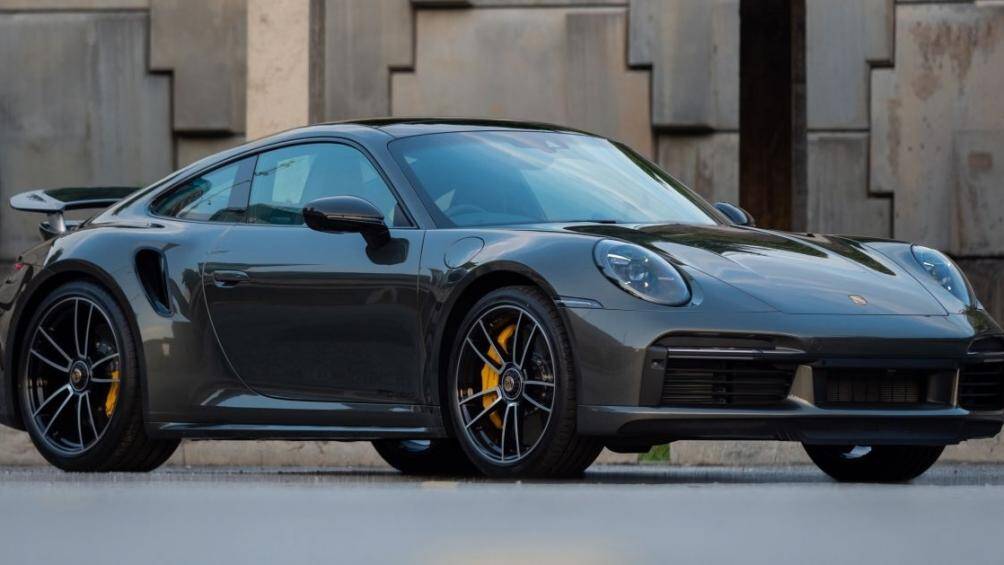 Sau một năm ra mắt toàn cầu, đến nay, mẫu siêu xe Porsche 911 Turbo S mới đặt chân về Malaysia với mức giá bán 2,2 triệu RM (12 tỷ đồng)