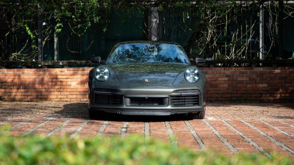 Cả hai biến thể Coupe và Cabriolet đều được trang bị động cơ boxer 3.8 lít mới với hai bộ tăng áp VTG, sản sinh công suất 641 mã lực