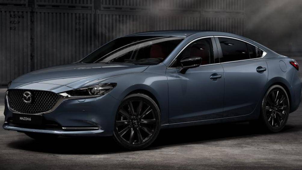 Bản tiêu chuẩn vẫn dùng động cơ hút khí tự nhiên SkyActiv-G 2.0L 4 xi-lanh sản sinh công suất 163 mã lực, tốc độ tối đa 205 km/h