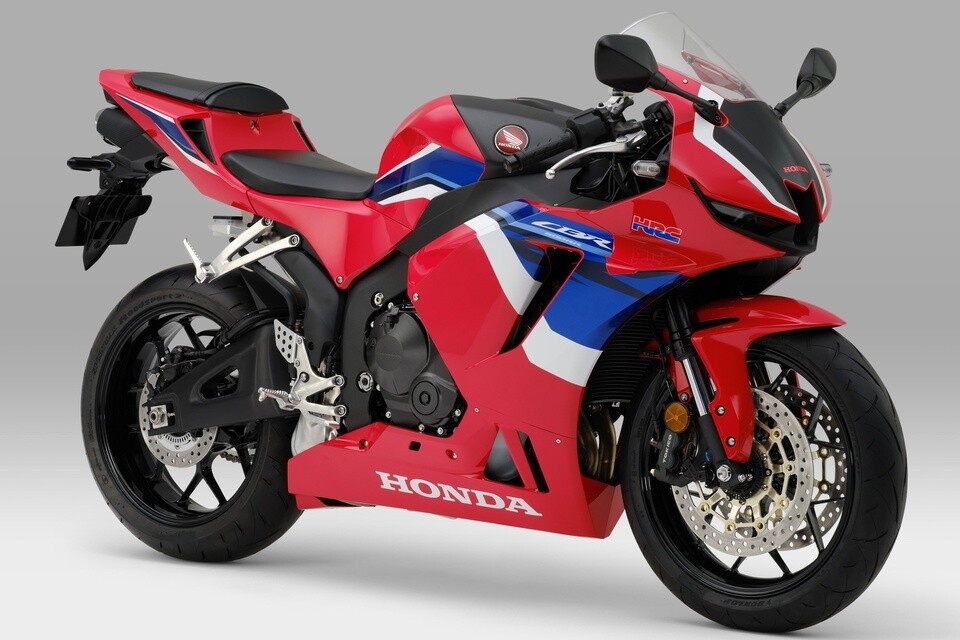Honda CBR600RR lần đầu ra mắt tại quê nhà Nhật Bản vào tháng 8 năm ngoái và chỉ có duy nhất màu Grand Prix Red