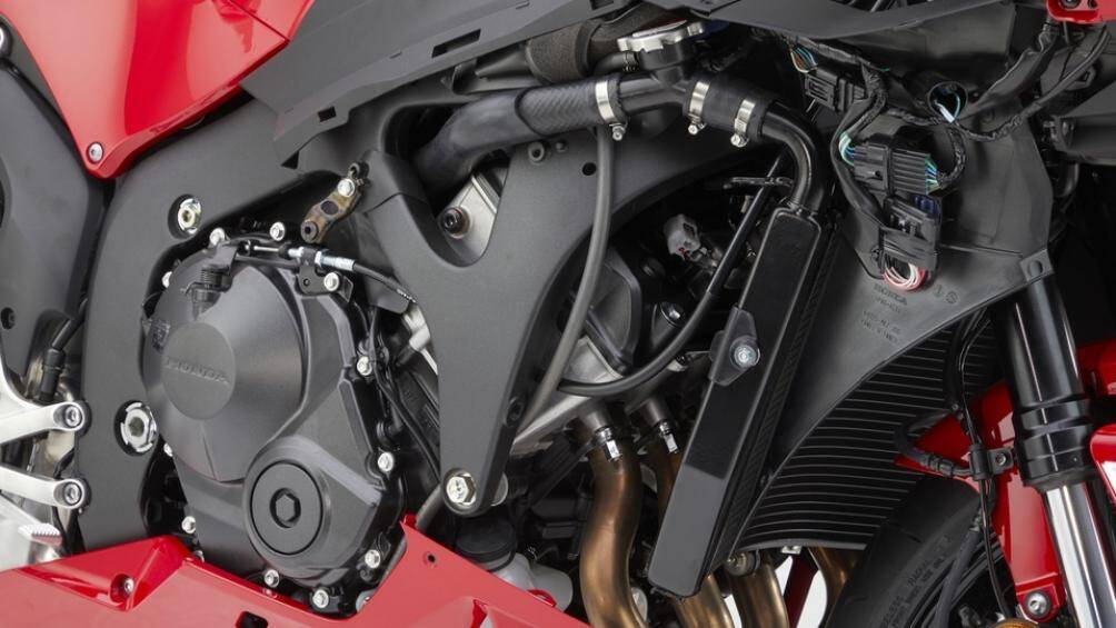 Sức mạnh của Honda CBR600RR đến từ động cơ 4 xy-lanh thẳng hàng, dung tích 599 cc, sản sinh công suất cực đại 119 mã lực