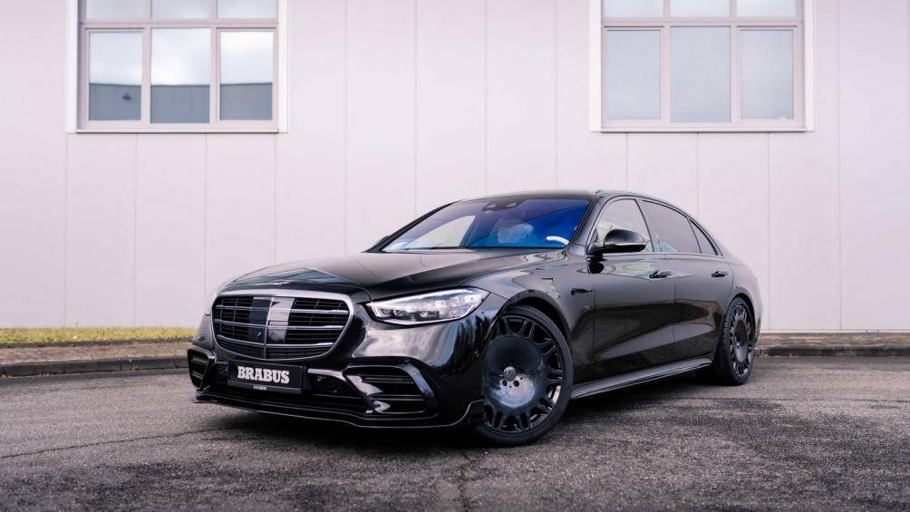 Hãng độ xe nổi danh Brabus vừa qua đã trình làng phiên bản độ nâng cấp cho dòng sedan Mercedes-Benz S-Class sang trọng