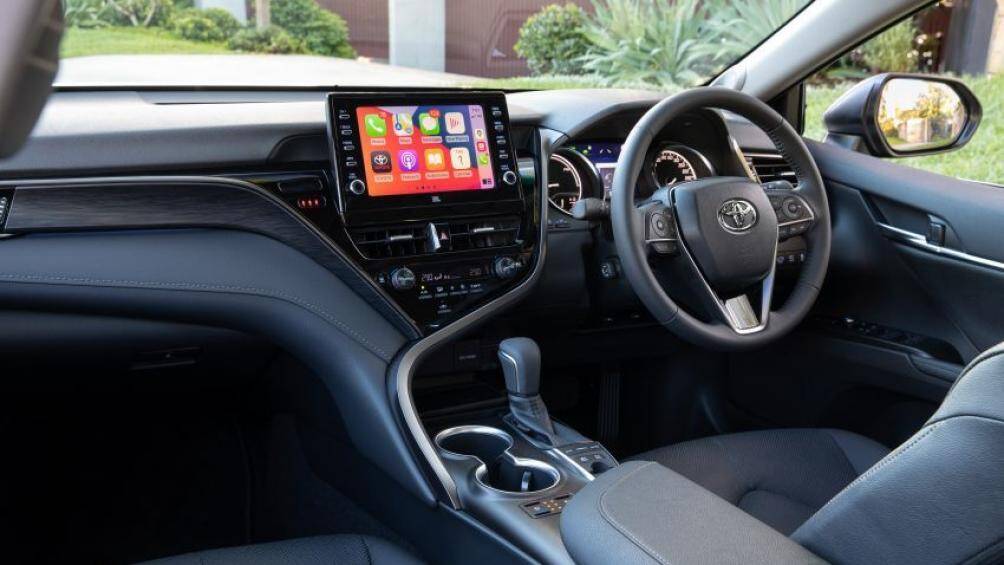 Toyota Camry 2021 tại thị trường Úc được phân phối với 5 biến thể và tất cả đều được trang bị động cơ 2.5L