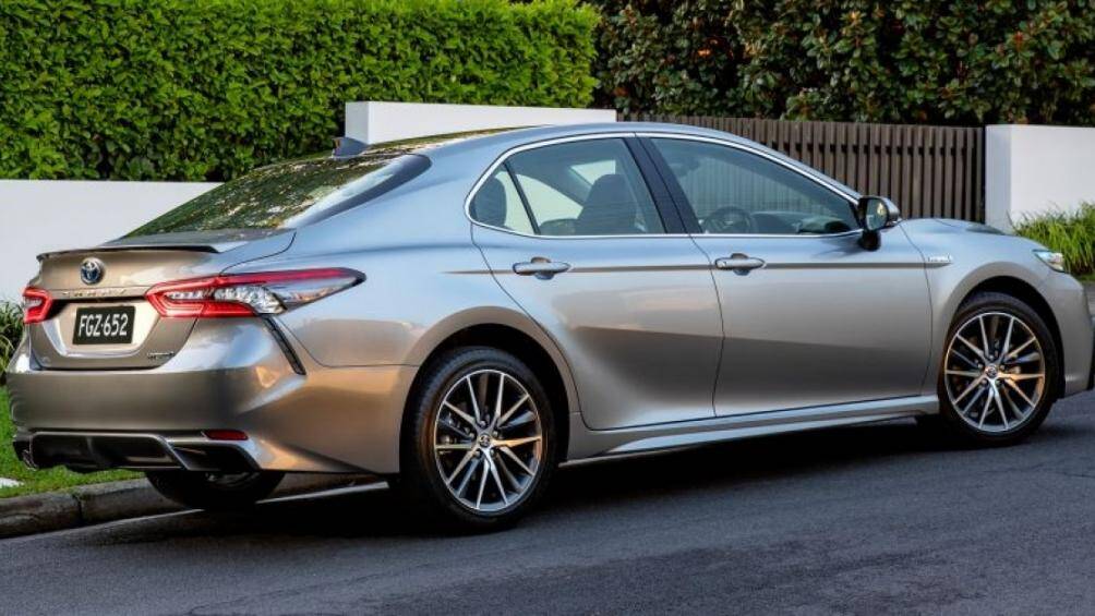 Phiên bản Ascent có giá từ 30.990 AUD (tương đương 553 triệu đồng) đến 46.990 AUD (839 triệu đồng) cho phiên bản SL cao cấp