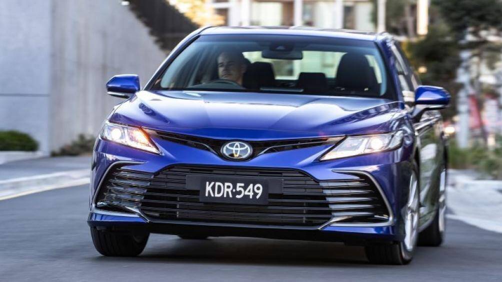 Bản Ascent Sport, SX và SL có cánh tản nhiệt bên loe rộng, bộ chia, lưới tản nhiệt dạng tổ ong mới