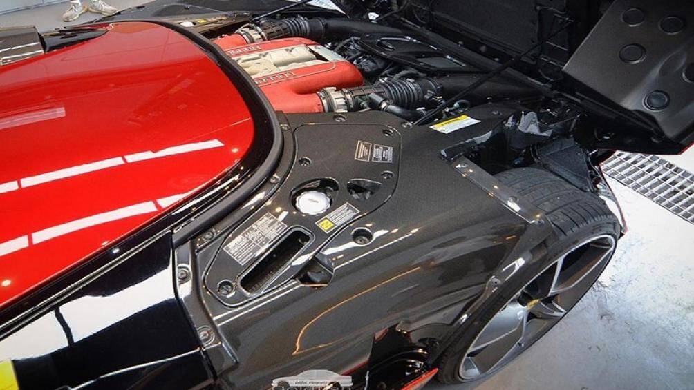 Siêu xe triệu đô Ferrari Monza SP1 đầu tiên đến Đài Loan có màu sơn đỏ rượu vang đi kèm các điểm nhấn với vô số chi tiết bằng carbon