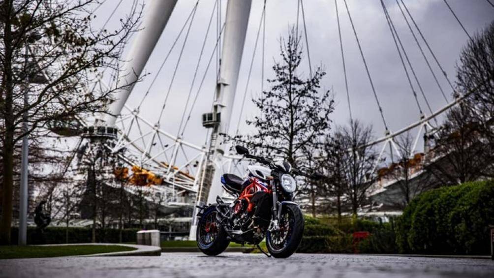 Cụ thể, phiên bản đặc biệt mới nhất sẽ có tên gọi là MV Agusta Dragster London Special