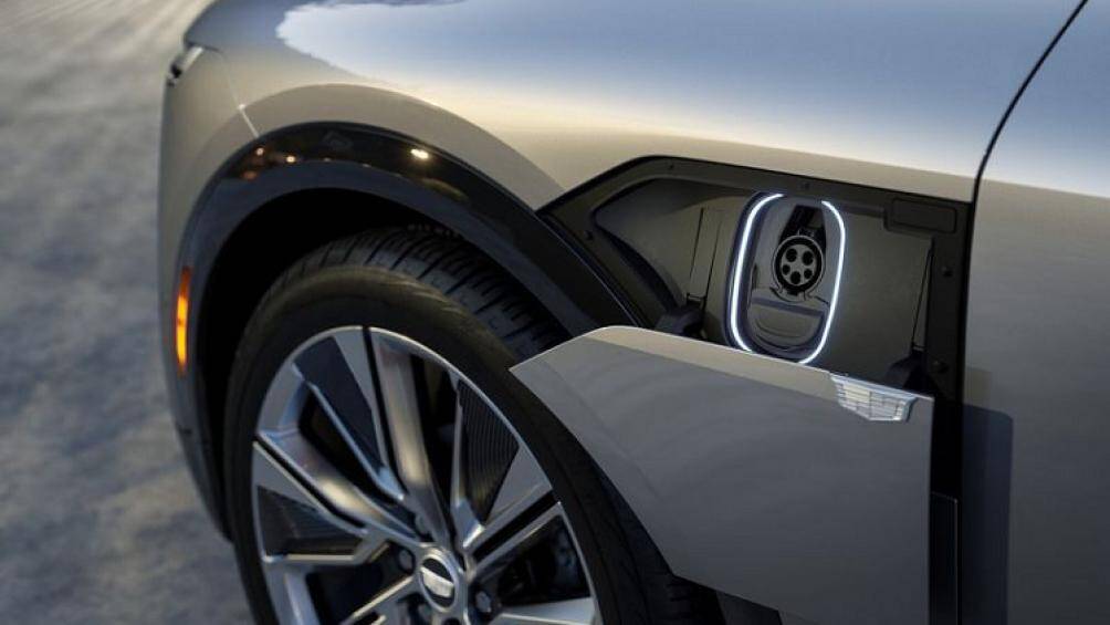 Xe được trang bị mâm xe 20 inch tiêu chuẩn, nhưng khách hàng có thể nâng cấp lên tùy chọn 22 inch