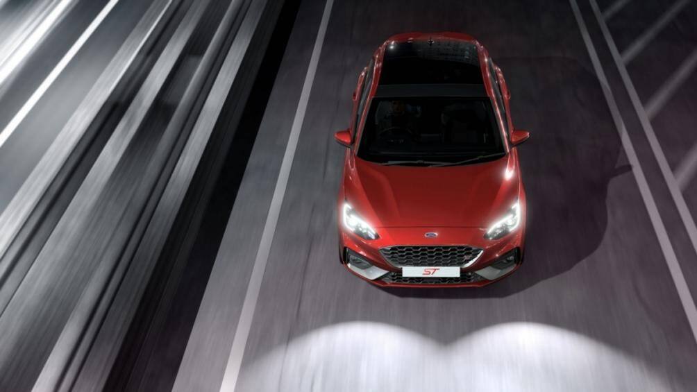 Sở hữu kiểu dáng hatchback, Focus ST-3 được trang bị hệ thống chiếu sáng phía trước cùng camera để phát hiện các khúc cua trên đường