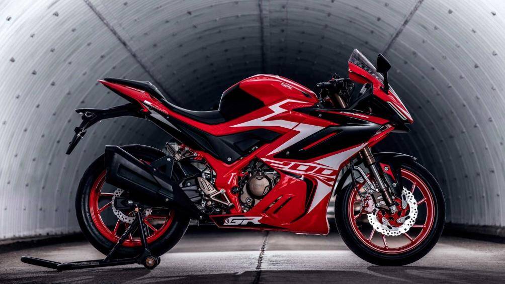 Dù chưa công bố giá chính thức nhưng theo chuyên trang Paultan thì giá của mẫu xe này sẽ rơi vào mức 13.000 RM (khoảng 73 triệu đồng)