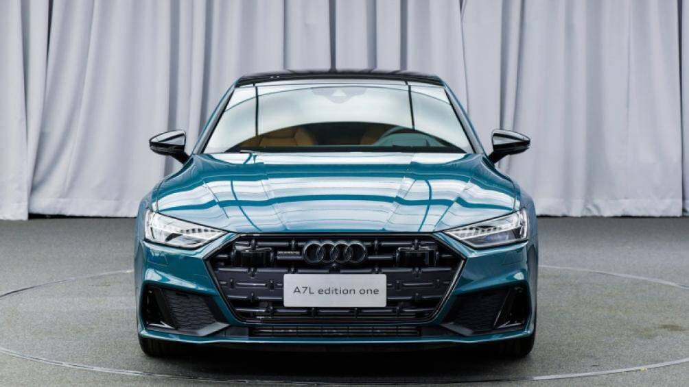 Chiếc xe được phát triển thông qua liên doanh SAIC, A7 L là phiên bản trục cơ sở dài của chiếc xe hạng sang