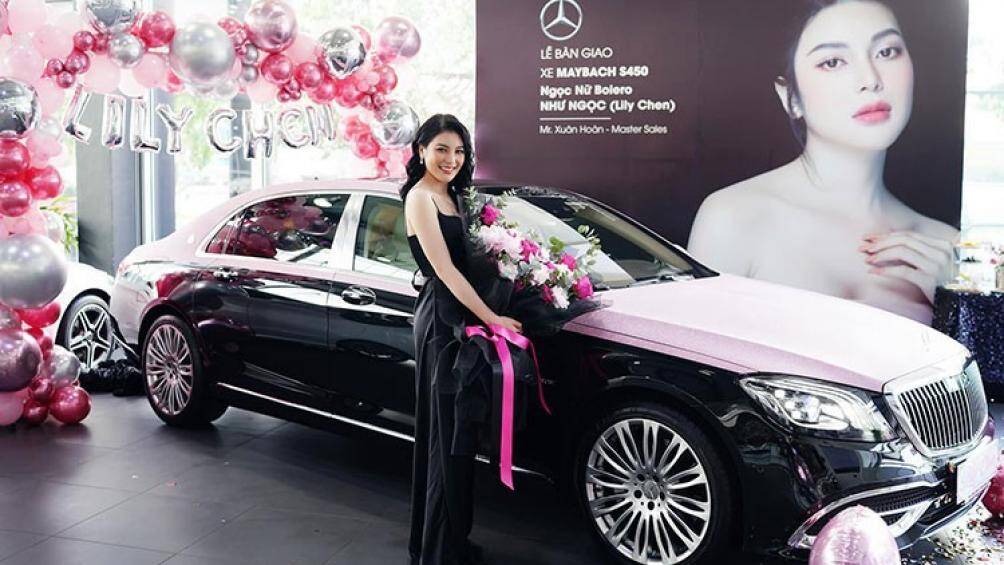 Lily Chen được biết đến ở nhiều vai trò như ca sĩ, diễn viên, người mẫu hay giải thưởng Á quân Tình bolero 2019